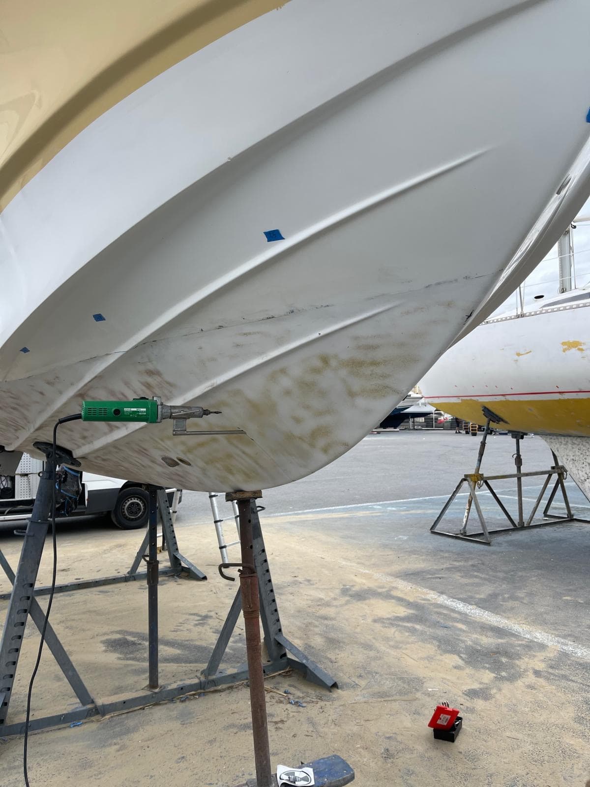 Bow thruster installation — NVMarine Mechanics — photo 1 sur 9